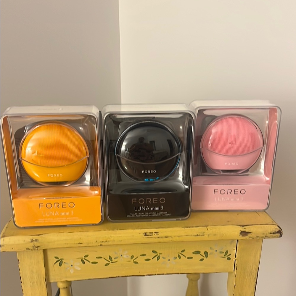 Foreo Luna Mini 3 Facial Cleansing Devices - Orange, Black, Pink